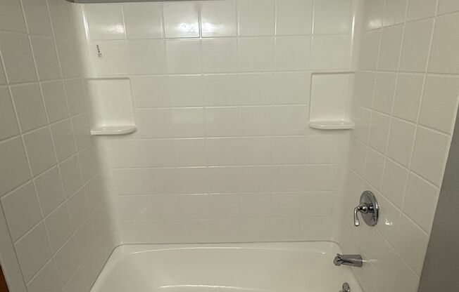 1 bed, 1 bath, 550 sqft, $1,385, Unit Unit 202