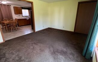 2 beds, 1 bath, $995