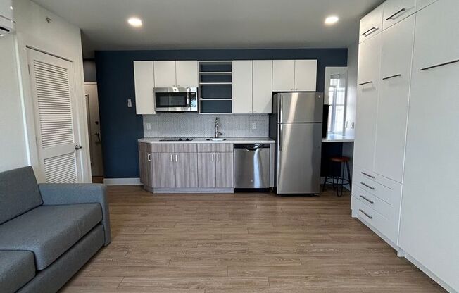 Freiden Apts. (1760 Jackson St.)