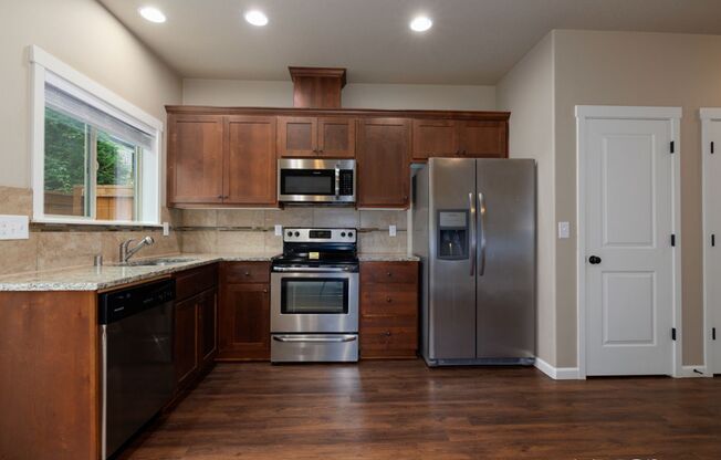Garage, Backyard, 3 Bedroom - Now Leasing