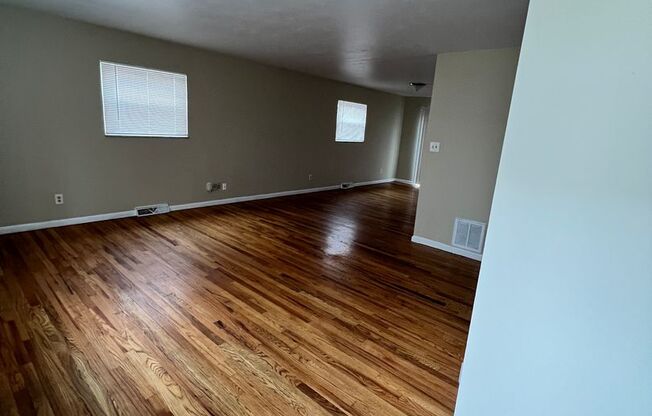 3 beds, 1.5 baths, 1,400 sqft, $1,600, Unit 2547
