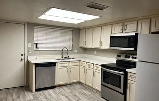 2 Bed 1 Bath in Phoenix!