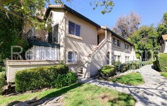 Rancho Bernardo, 11263-D Avd De Los Lobos, Upper Corner unit, AC, Fireplace, Comm Pool, Spa, Tennis and Fitness.