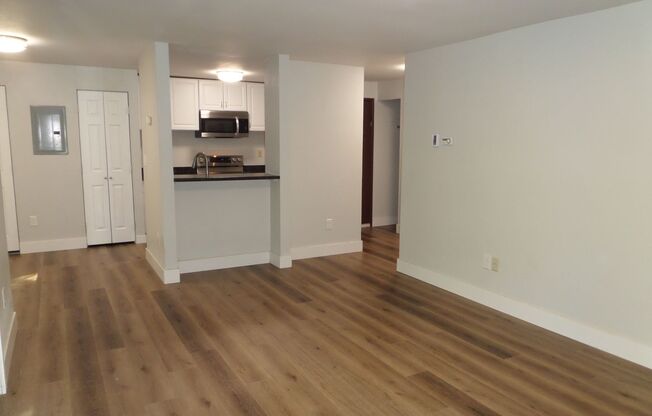 2 beds, 1 bath, $1,795