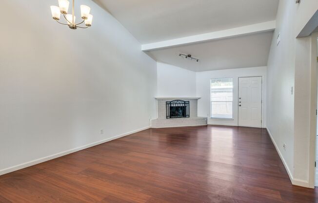 2-bedroom, 2-bathroom duplex ~ Arlington
