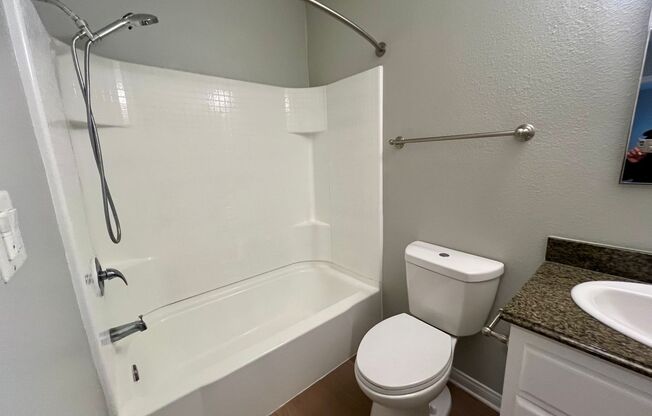 2 beds, 1.5 baths, 900 sqft, $2,980, Unit F12