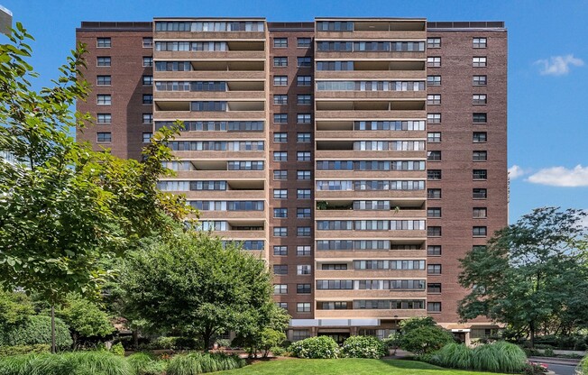 1 bed, 1 bath, 899 sqft, $3,100, Unit 7H