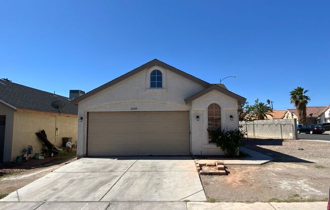 2249  La Mark St