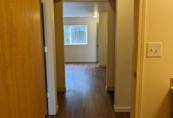 2 beds, 1 bath, 750 sqft, $1,425, Unit 26
