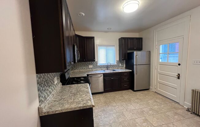HUGE 3-Bedroom home in Bellevue!