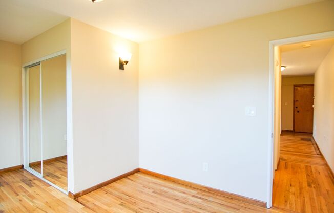 1 bed, 1 bath, $1,275, Unit 08