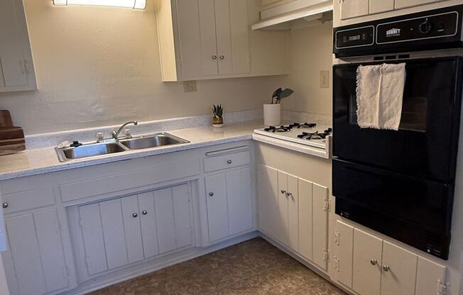 1 bed, 1 bath, 700 sqft, $2,155, Unit 87