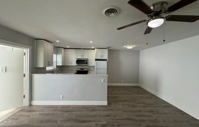 1 bed, 1 bath, $1,675, Unit 14