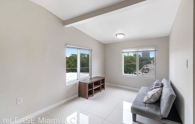 268 NW 34th Street