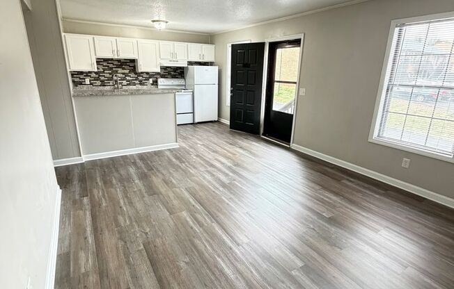 2 beds, 1 bath, 800 sqft, $1,025, Unit 472-B