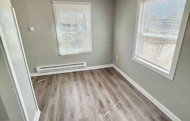 2 beds, 1 bath, $1,050, Unit Unit 1