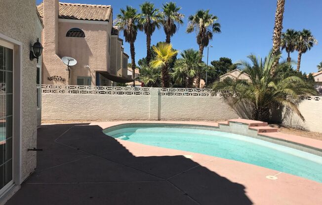 3 Bedroom in Desert Shores!