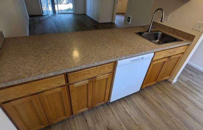 1 bed, 1 bath, 650 sqft, $1,200, Unit 02