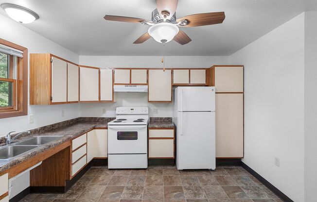 2 beds, 1 bath, 900 sqft, $1,045, Unit 2950