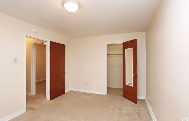 2 beds, 1 bath, 723 sqft, $1,550, Unit 04D