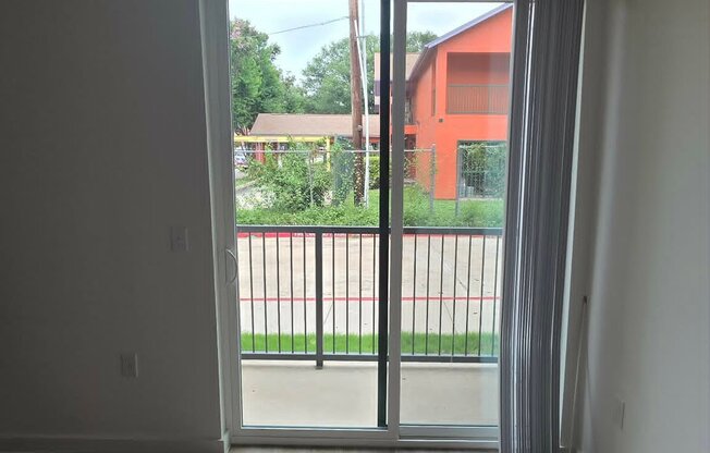 1606 EL PASO ST