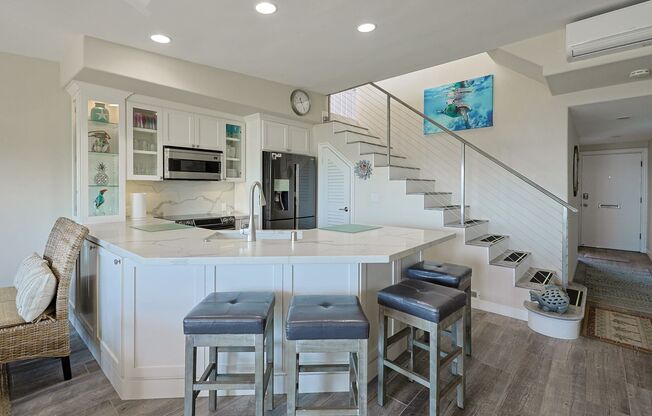 Spectacular 2 Bd/2Ba Glorietta Bay Condo.