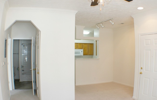 1 bed, 1 bath, 671 sqft, $1,319, Unit 22-22206