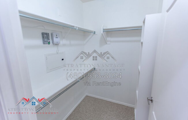 3 beds, 2 baths, 1,335 sqft, $2,700, Unit 2070