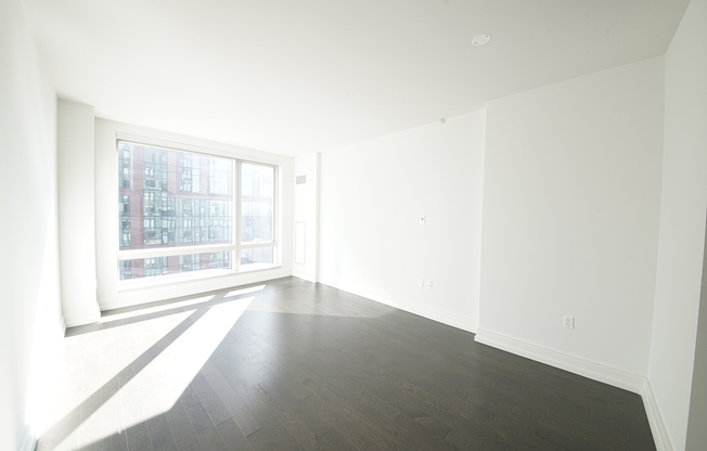 1 bed, 1 bath, $5,250, Unit 21G