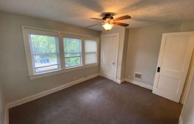 4 beds, 1.5 baths, $1,495, Unit 433