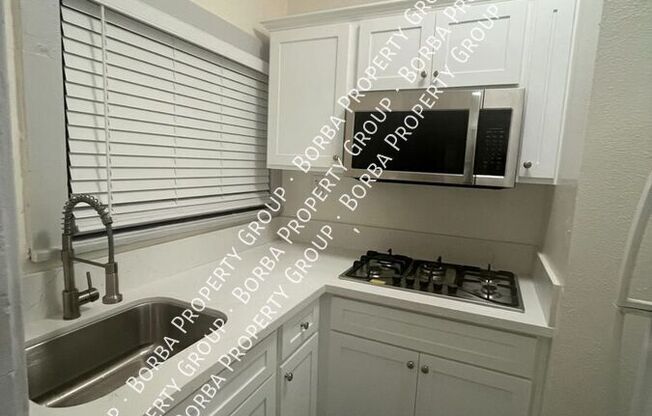 1005 ORANGE AVE