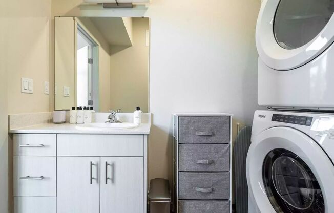 Studio, 1 bath, 175 sqft, $2,350, Unit 519