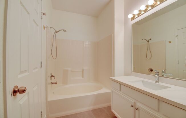 2 beds, 2 baths, $1,600, Unit 823