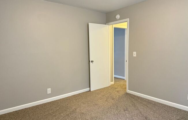 3 beds, 1 bath, $1,295