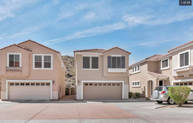 3 Bedroom in Beautiful Ahwatukee Foothills Club West!  Available 7/1