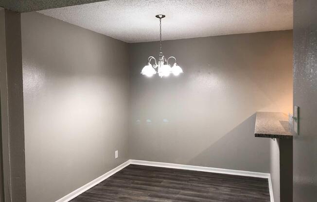 3 beds, 2 baths, 998 sqft, $1,310