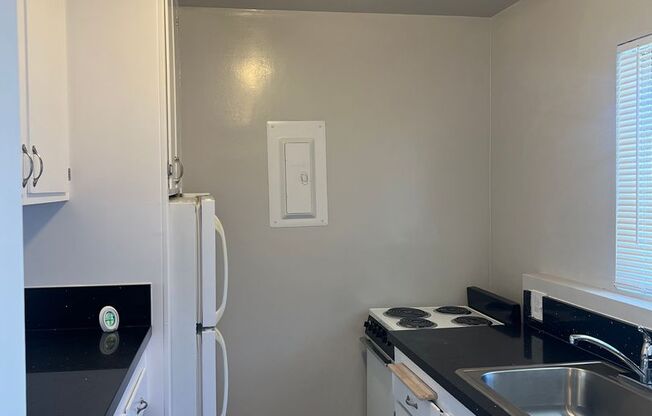 Woodbridge Village Apartments - 1900 N. MARIANNA AVE.