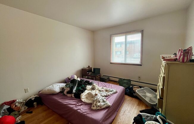 1 bed, 1 bath, $995, Unit 10