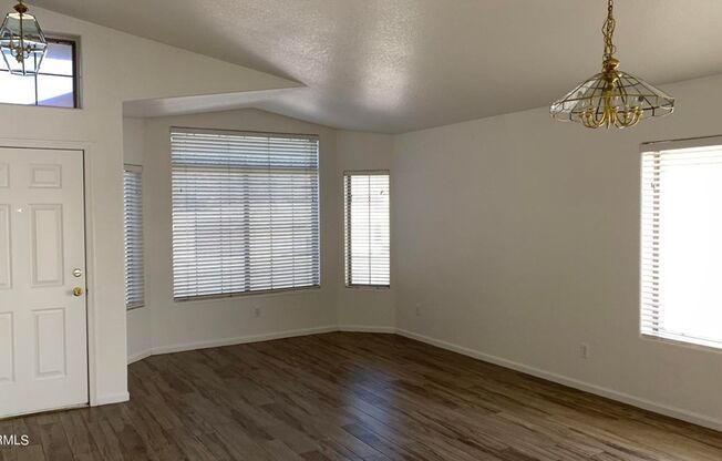 3 bedroom home in Phoenix!