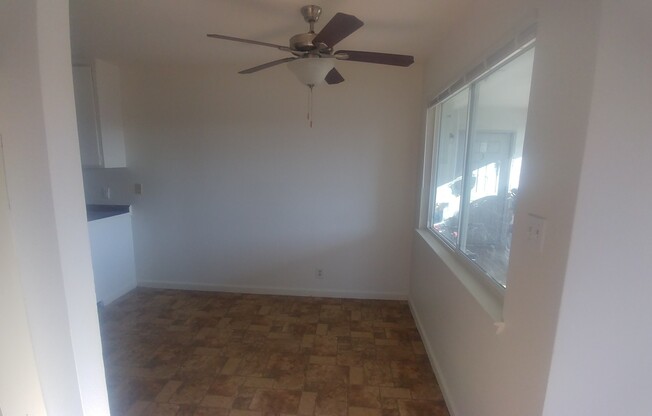 2 beds, 1 bath, 850 sqft, $1,595, Unit 4