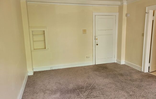 Studio, 1 bath, $825, Unit 212