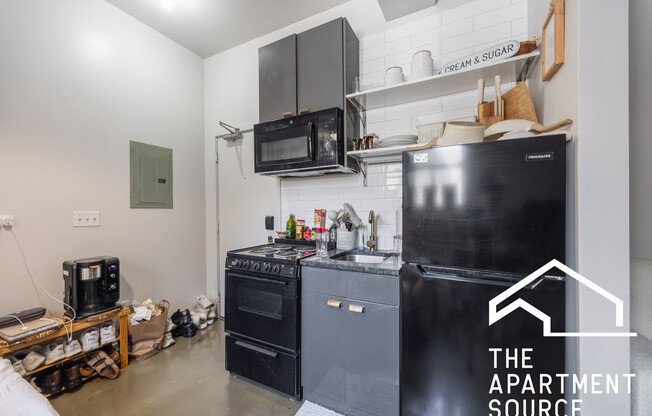 1136 W WILSON AVE
