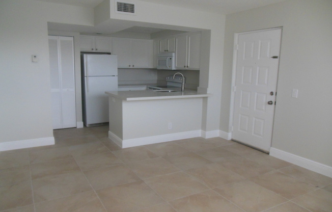 ONE BEDROOM ONE BATHROOM!! Waterfront Community!!