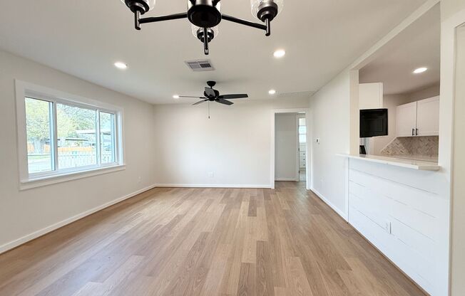 Spacious 3/2/1 w/ Study in Red Bluff Terrace (Pasadena)