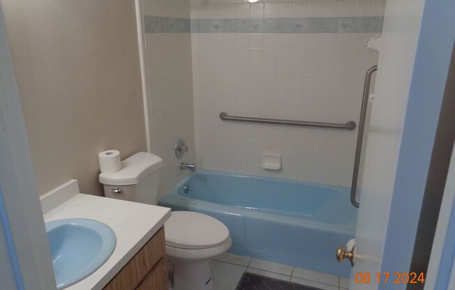 2 beds, 2 baths, $1,900