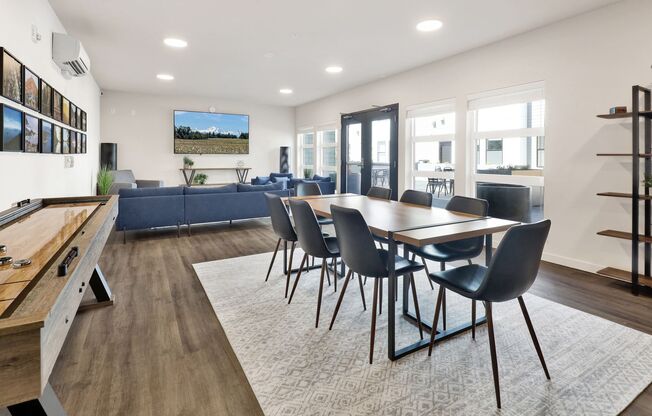 Studio, 1 bath, 429 sqft, $1,475, Unit 423