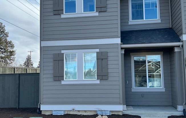 3 beds, 2.5 baths, 1,450 sqft, $2,395, Unit SFR 920 - 61616