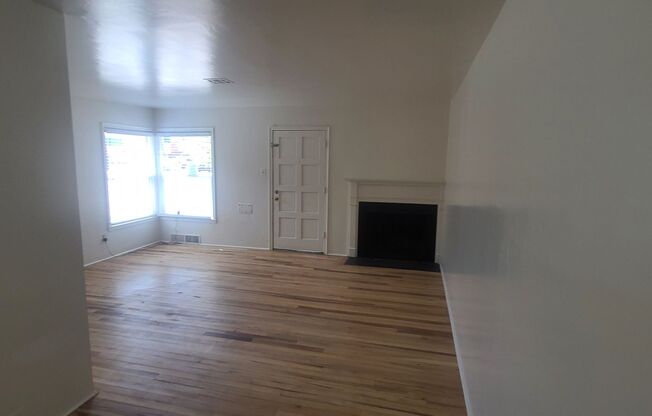 1 bed, 1 bath, 1,368 sqft, $1,525, Unit WELLS 1012