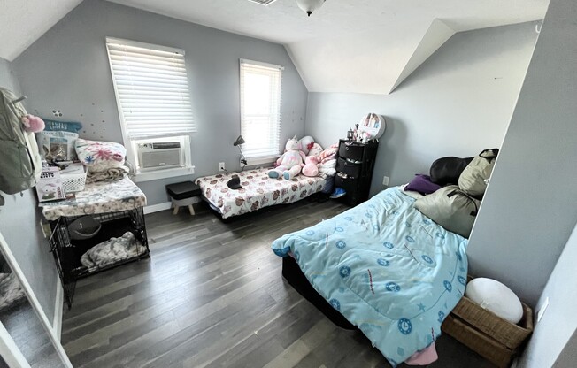 211 Elm St