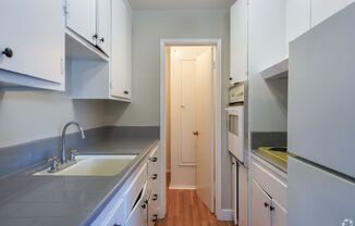 Grand at Rockridge (FKA Pleasant Valley Apts)